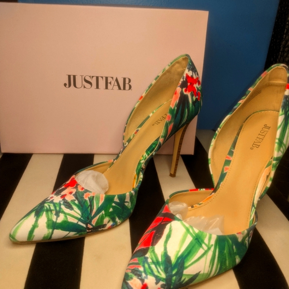 Statement Pump - Picture 2 of 4